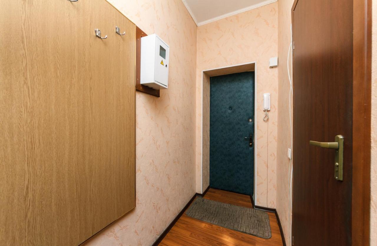 Apartment Near Metro Station Darnitsa Kiew Exterior foto